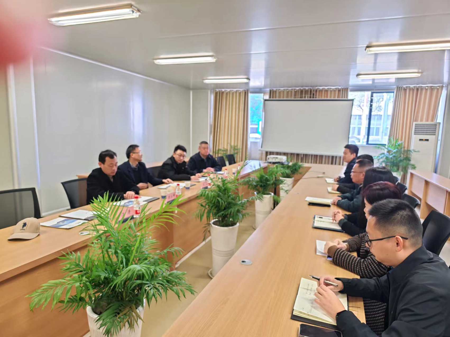 Direktor Wu Jun von der Chuzhou Market Supervision Administration besuchte Anhui Tiankang Medical Technology Co., LTD. für spezielle Forschung